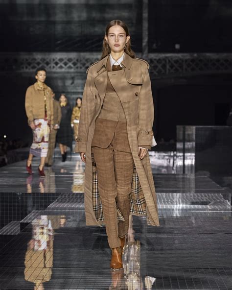 burberry fall 2020 review|Burberry Autumn/Winter 2020 Collection Show .